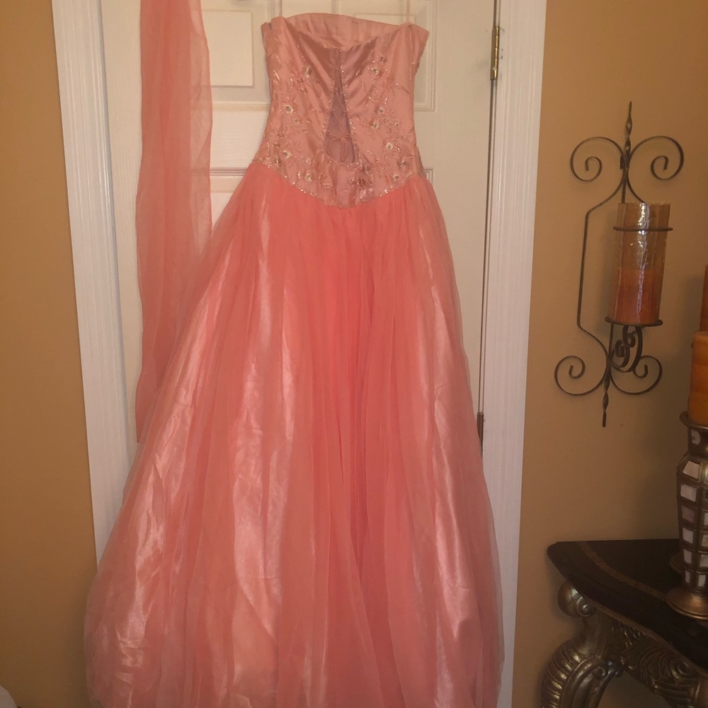 Peach gown w/chiffon bottom